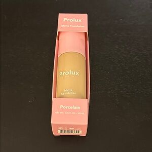 Prolux Matte Foundation - Porcelain